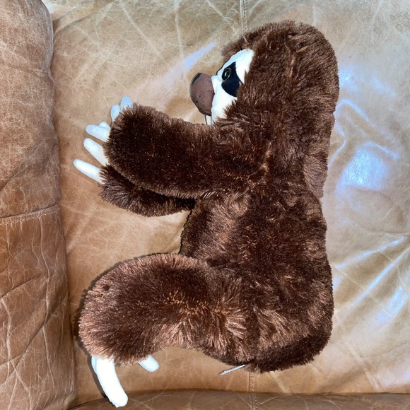 NWOT Fiesta® 15 Inch Sitting 3-Toed Sloth Stuffed Animal - Picture 2 of 9